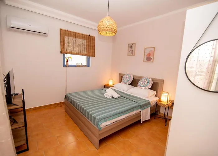 Aelia Blue Apartment *